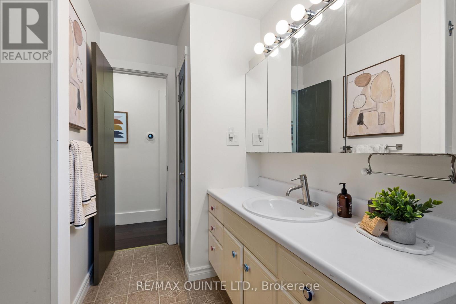 20 Taylor Drive, Prince Edward County (Ameliasburg Ward), Ontario  K8N 4Z7 - Photo 38 - X12819260