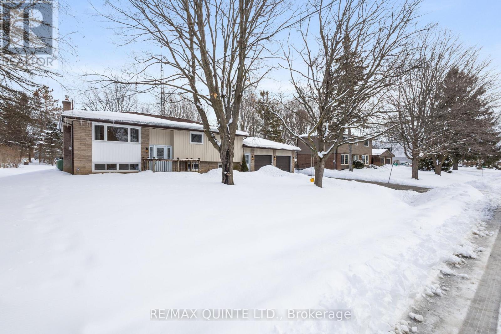 20 Taylor Drive, Prince Edward County (Ameliasburg Ward), Ontario  K8N 4Z7 - Photo 4 - X12819260