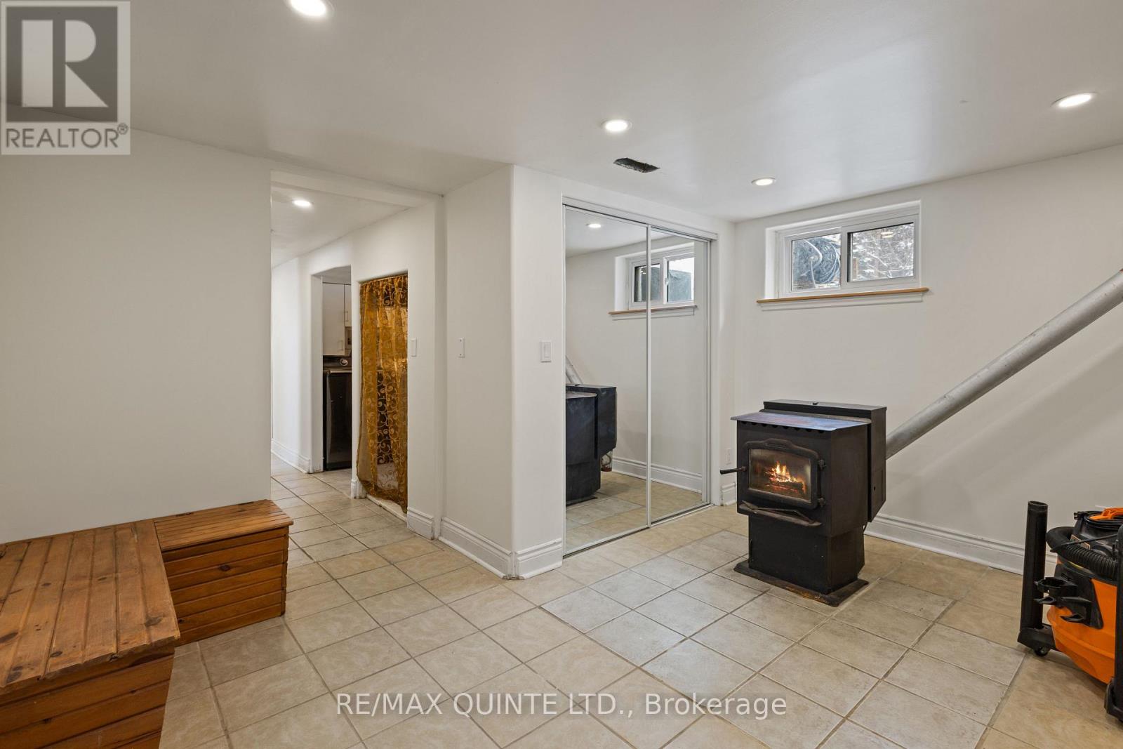 20 Taylor Drive, Prince Edward County (Ameliasburg Ward), Ontario  K8N 4Z7 - Photo 48 - X12819260