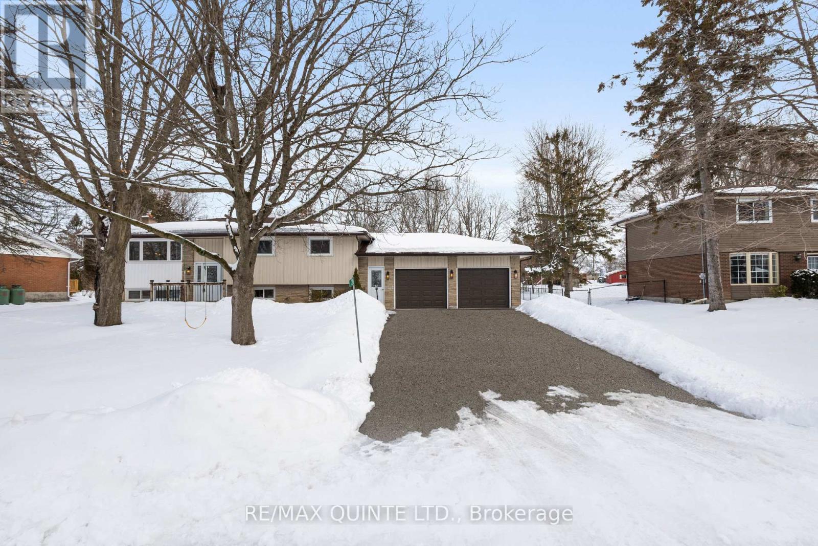20 Taylor Drive, Prince Edward County (Ameliasburg Ward), Ontario  K8N 4Z7 - Photo 6 - X12819260
