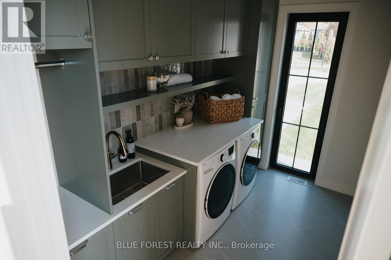 4 Edgeview Crescent, Middlesex Centre, Ontario  N0L 1R0 - Photo 27 - X12819166