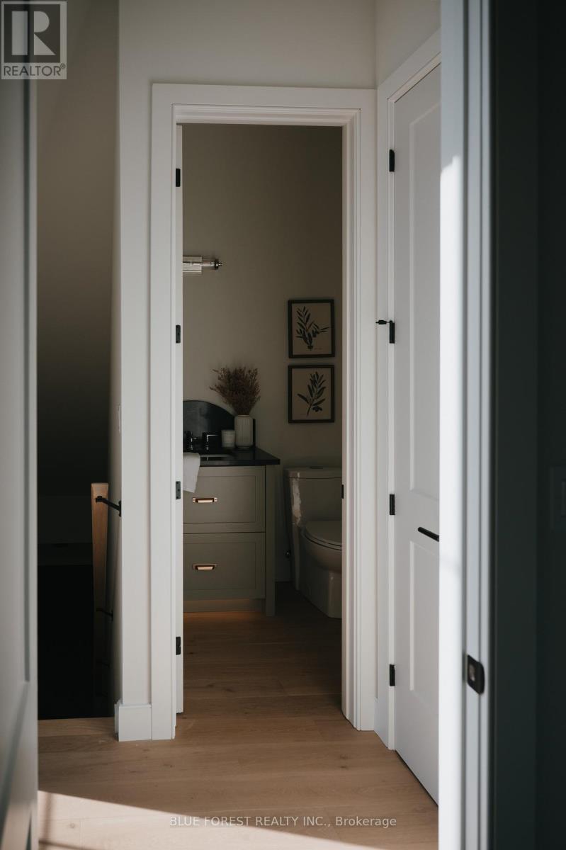 4 Edgeview Crescent, Middlesex Centre, Ontario  N0L 1R0 - Photo 29 - X12819166