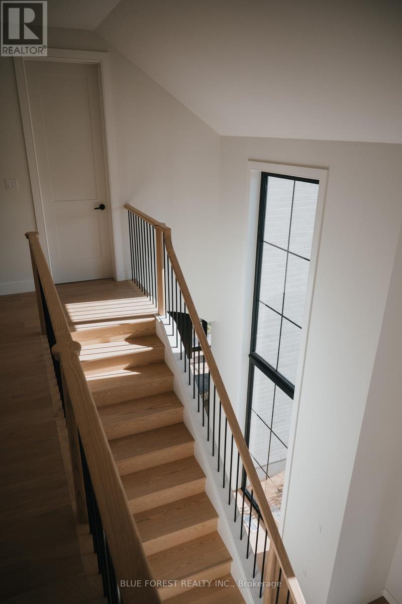 4 Edgeview Crescent, Middlesex Centre, Ontario  N0L 1R0 - Photo 32 - X12819166