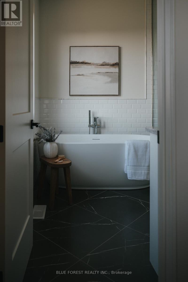 4 Edgeview Crescent, Middlesex Centre, Ontario  N0L 1R0 - Photo 43 - X12819166