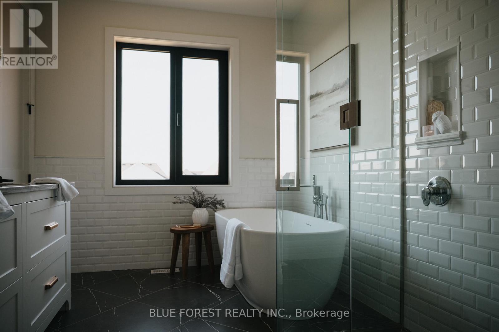 4 Edgeview Crescent, Middlesex Centre, Ontario  N0L 1R0 - Photo 45 - X12819166