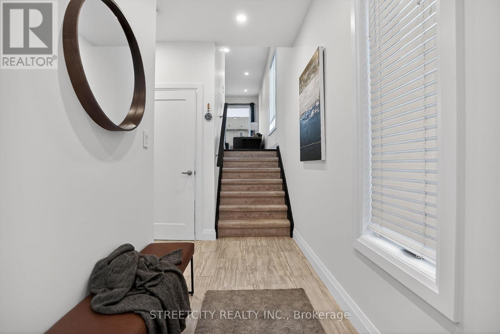 647 Blackacres Boulevard, London North, Ontario  N6G 0V2 - Photo 4 - X12819184