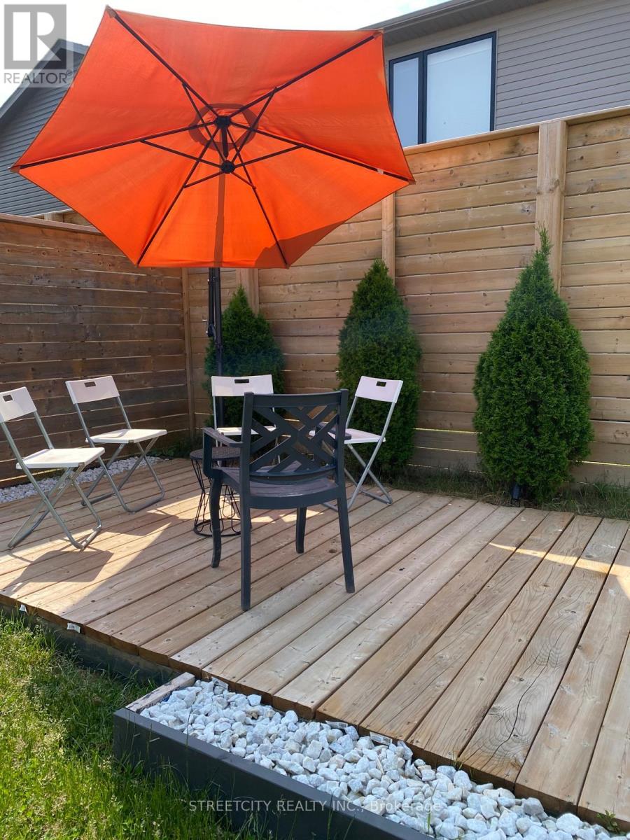 647 Blackacres Boulevard, London North, Ontario  N6G 0V2 - Photo 42 - X12819184