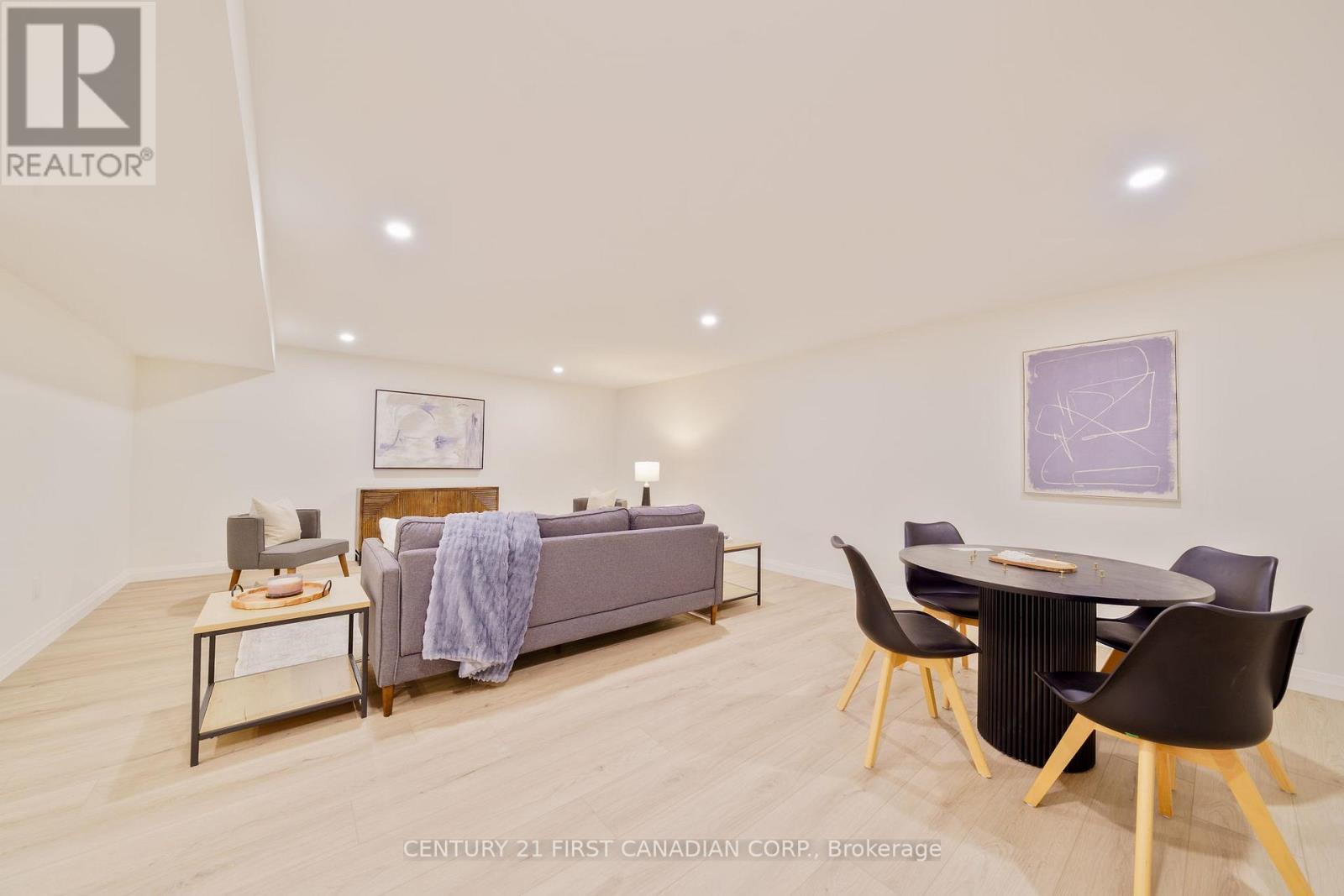 8 - 32 Postma Crescent, North Middlesex, Ontario  N0M 1A0 - Photo 23 - X12819194