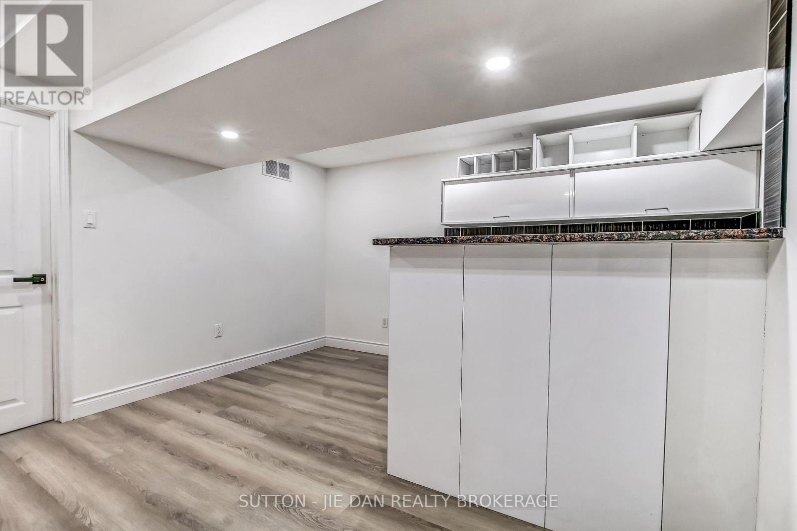 12 Field Road, London South, Ontario  N6P 1C5 - Photo 16 - X12819252