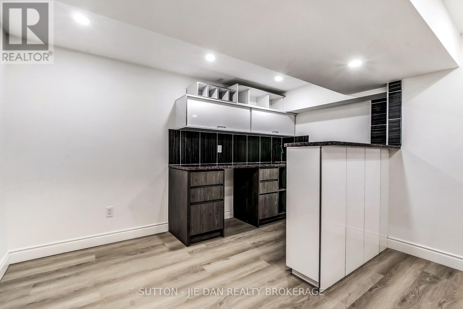 12 Field Road, London South, Ontario  N6P 1C5 - Photo 17 - X12819252