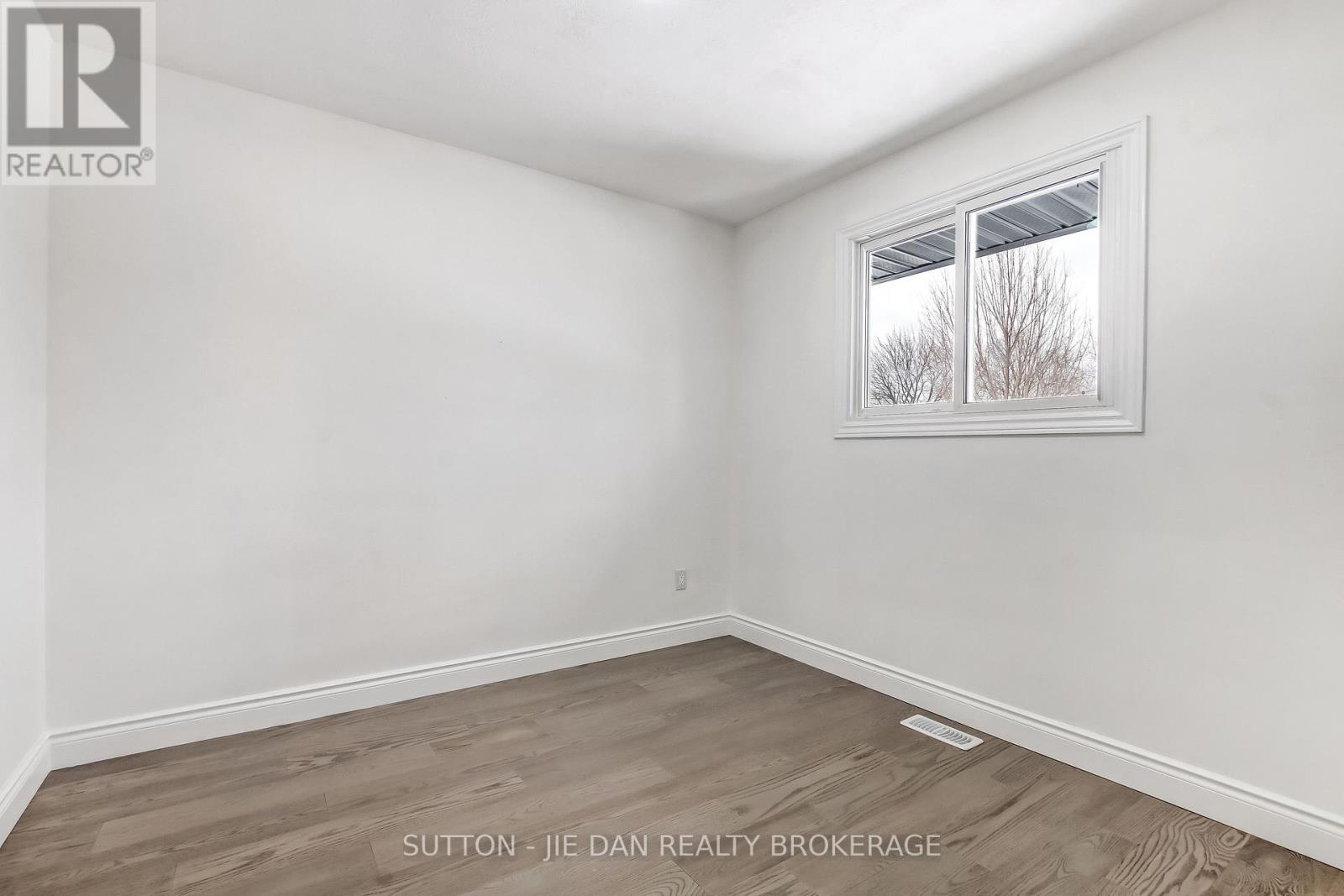 12 Field Road, London South, Ontario  N6P 1C5 - Photo 21 - X12819252