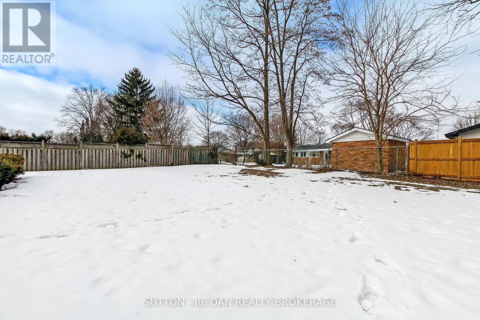 12 Field Road, London South, Ontario  N6P 1C5 - Photo 23 - X12819252