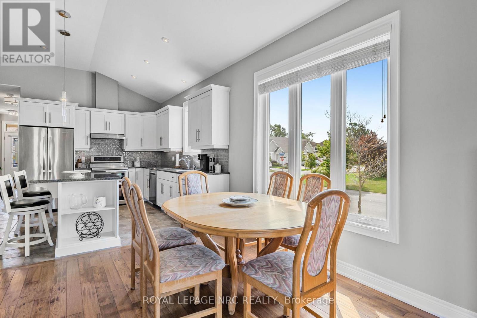 79 Sunrise Court, Fort Erie, Ontario  L0S 1N0 - Photo 14 - X12371672