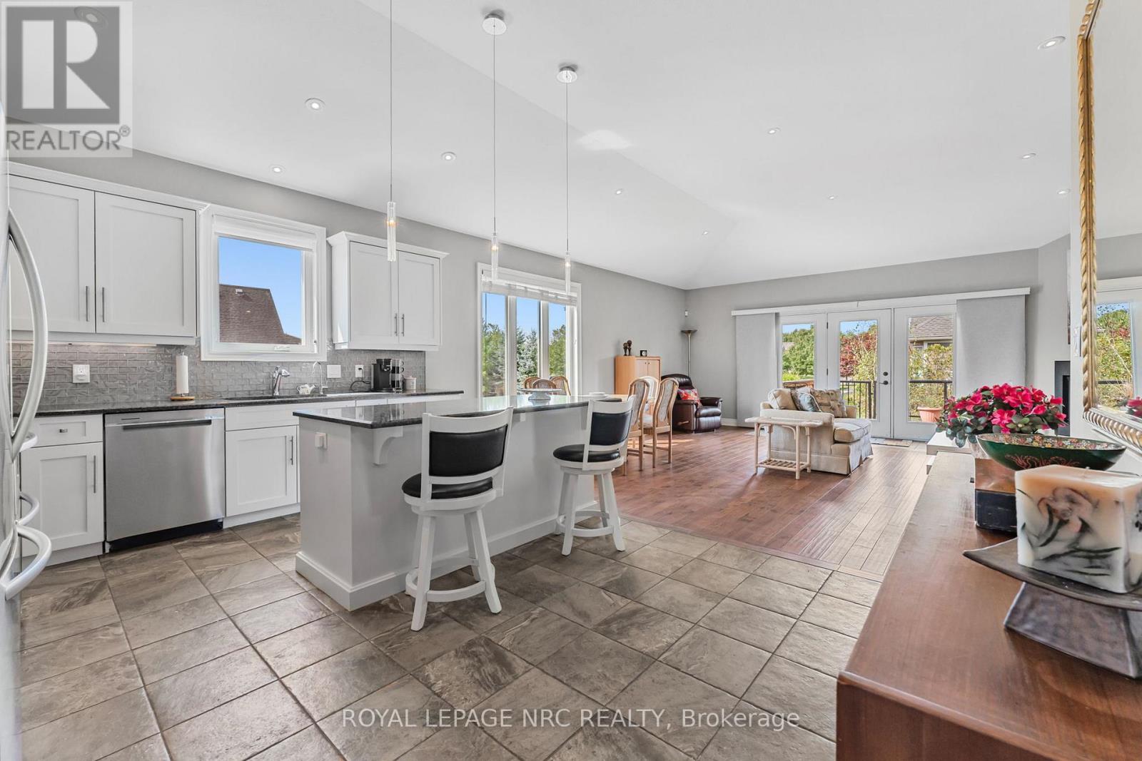 79 Sunrise Court, Fort Erie, Ontario  L0S 1N0 - Photo 8 - X12371672