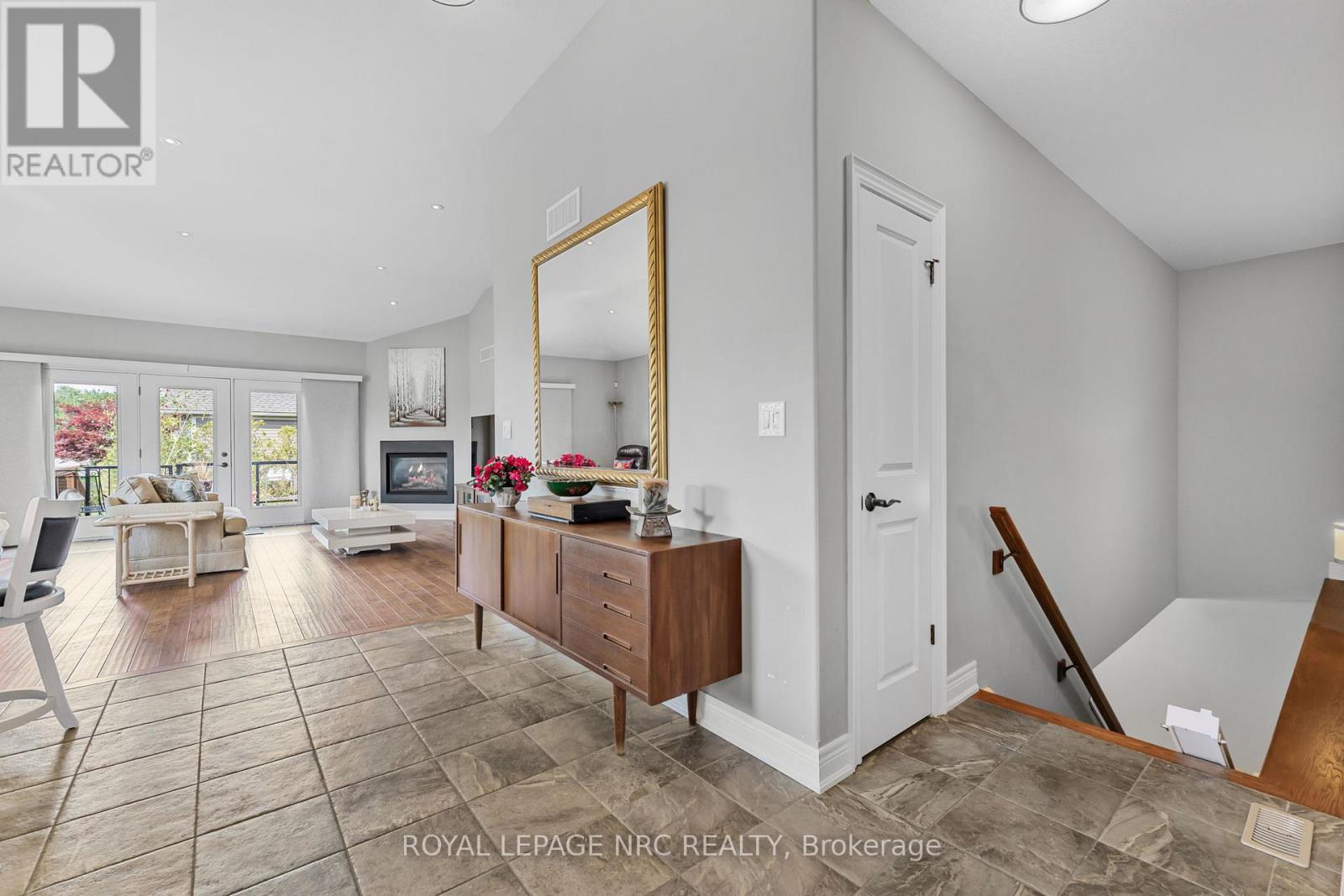 79 Sunrise Court, Fort Erie, Ontario  L0S 1N0 - Photo 7 - X12371672