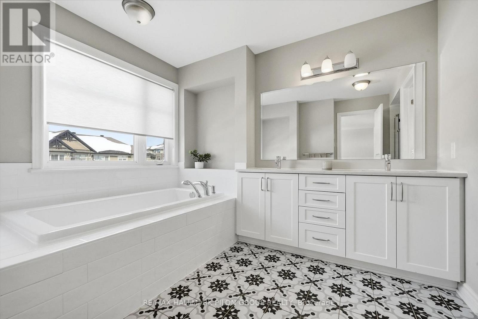 274 Shinleaf Crescent, Ottawa, Ontario  K1W 0J2 - Photo 16 - X12819148