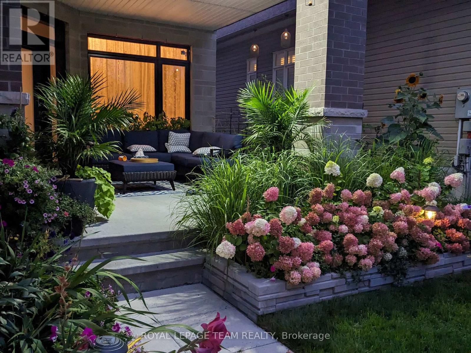 138 Stonemeadow Drive, Ottawa, Ontario  K2M 0G9 - Photo 3 - X12819246