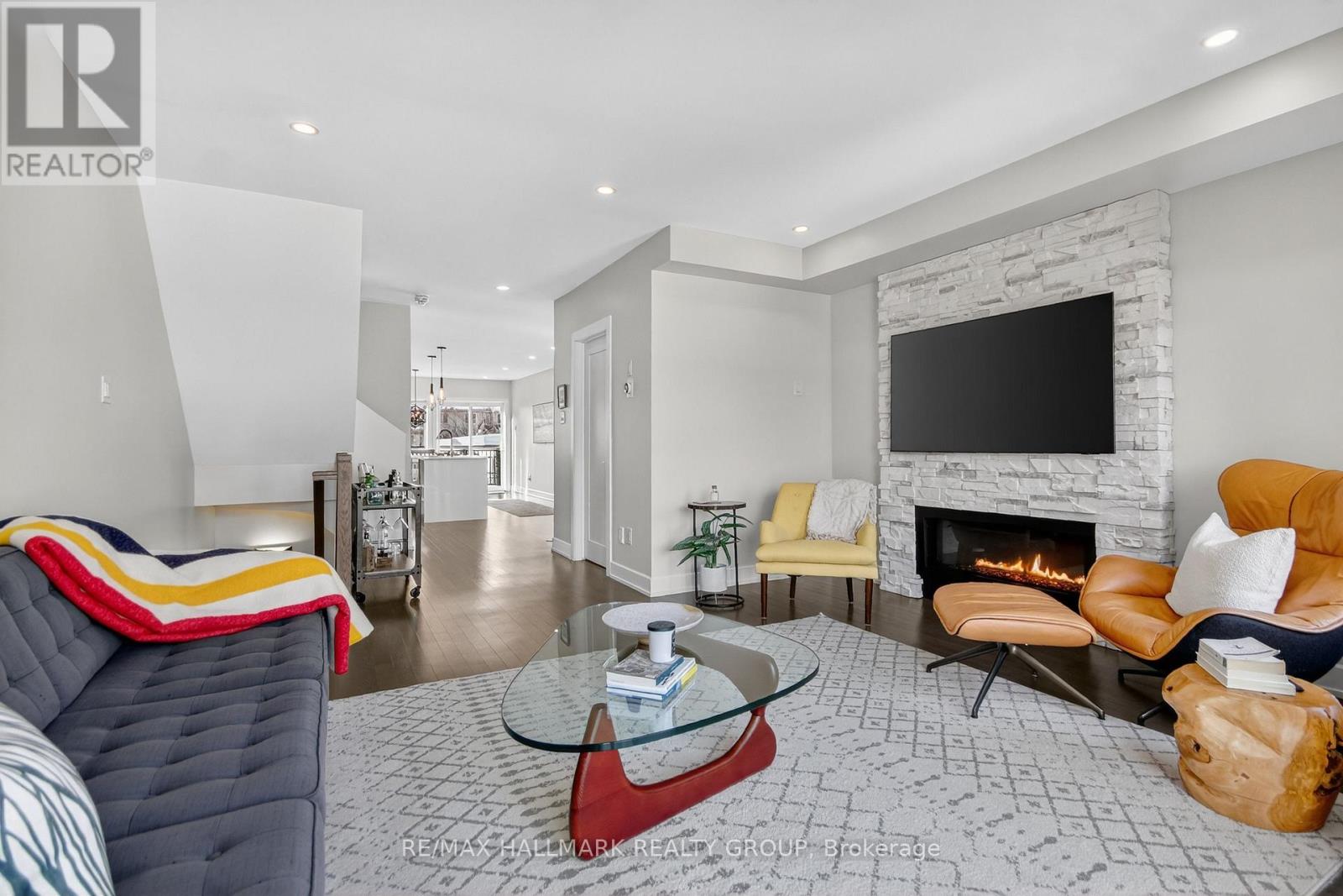 247b Ferland Street, Ottawa, Ontario  K1L 7T5 - Photo 5 - X12819340