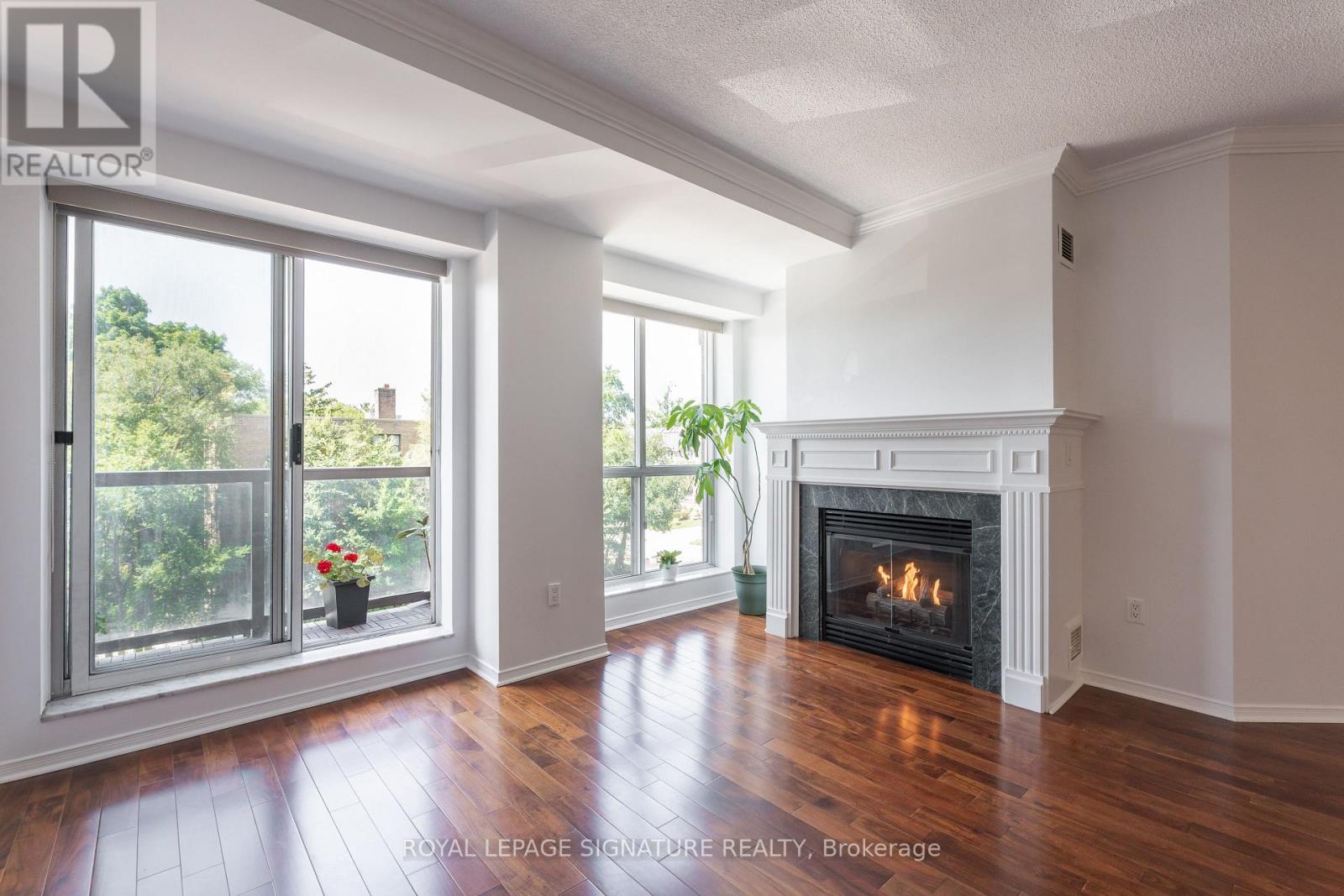 401 - 1818 BAYVIEW AVENUE