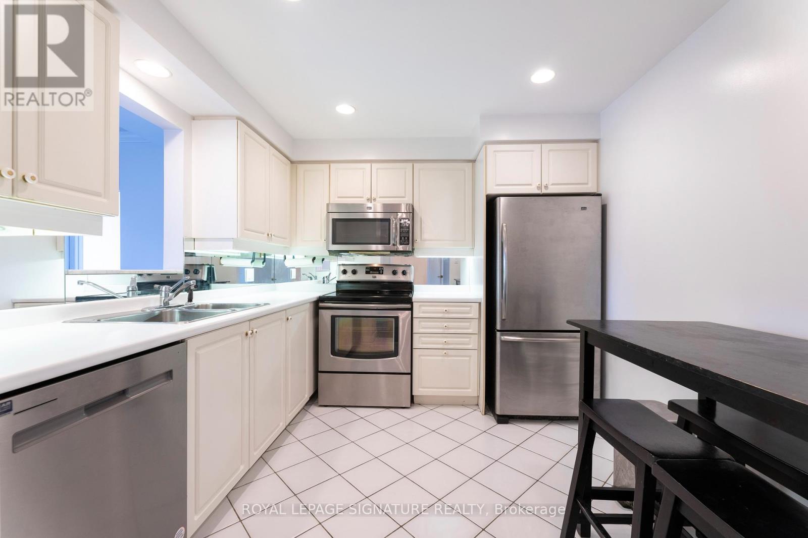 401 - 1818 Bayview Avenue, Toronto, Ontario  M4G 4G6 - Photo 6 - C12819086