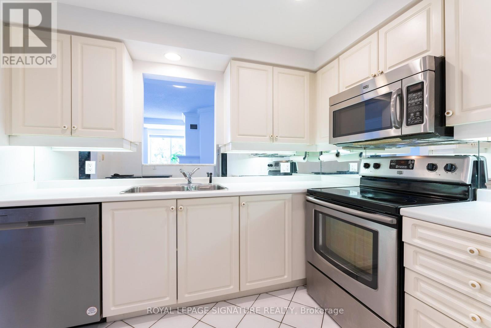 401 - 1818 Bayview Avenue, Toronto, Ontario  M4G 4G6 - Photo 7 - C12819086