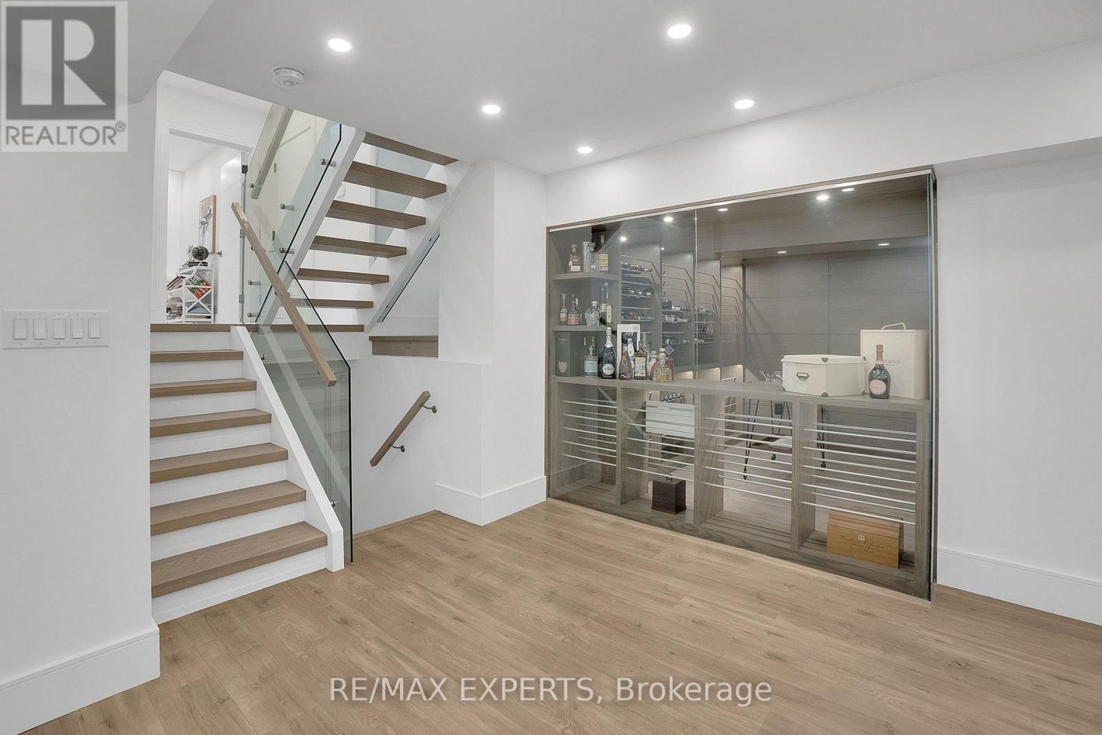 7 Woodvalley Drive, Toronto, Ontario  M9A 4H2 - Photo 30 - W12818656