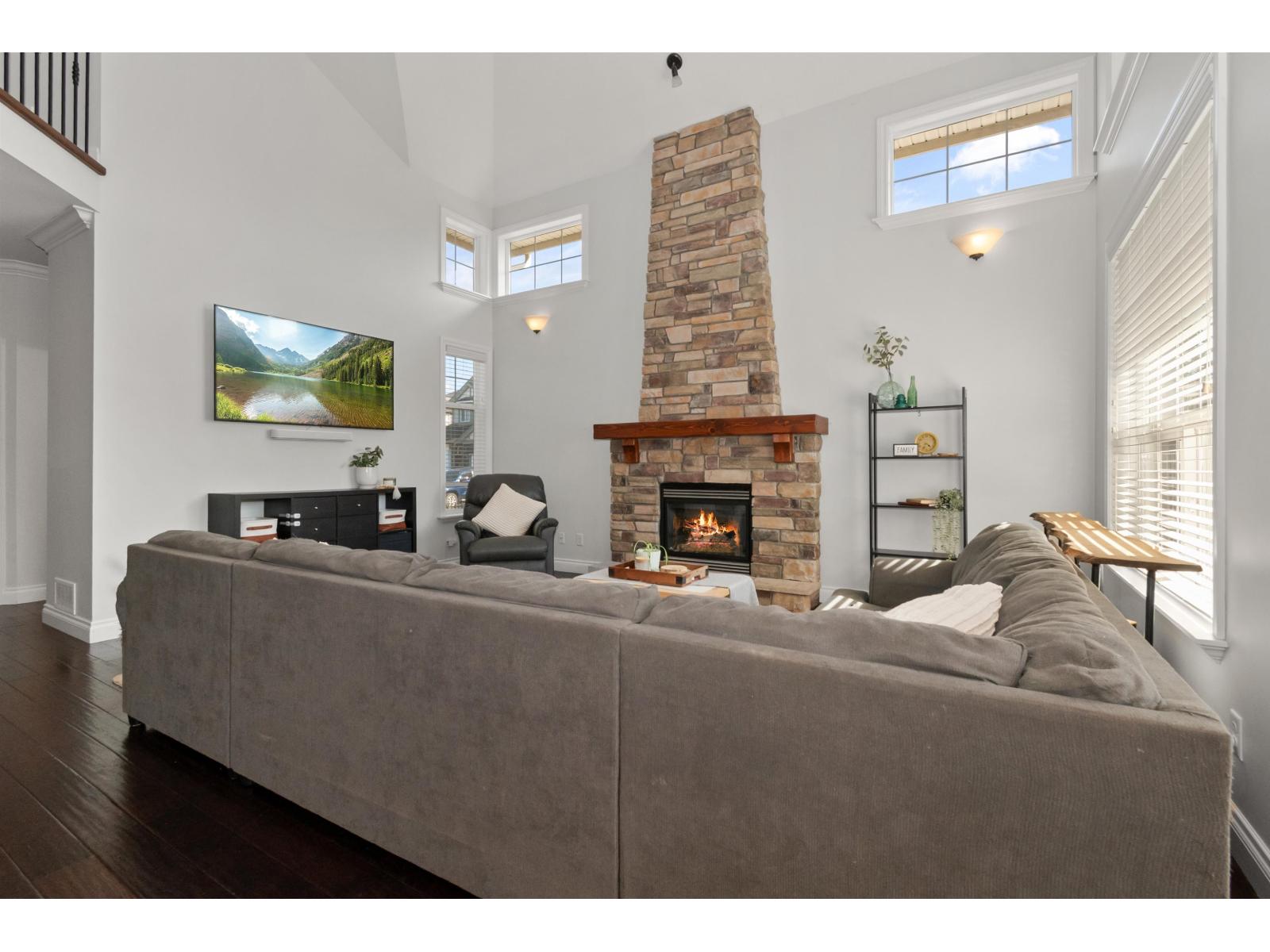 45748 Safflower Crescent, Sardis South, Chilliwack, British Columbia  V2R 0H6 - Photo 3 - R3090955