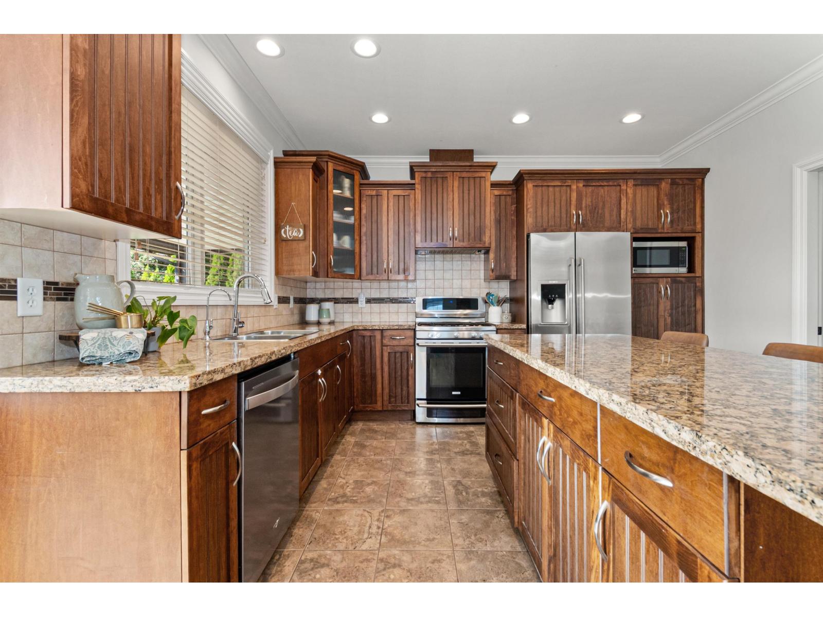 45748 Safflower Crescent, Sardis South, Chilliwack, British Columbia  V2R 0H6 - Photo 7 - R3090955