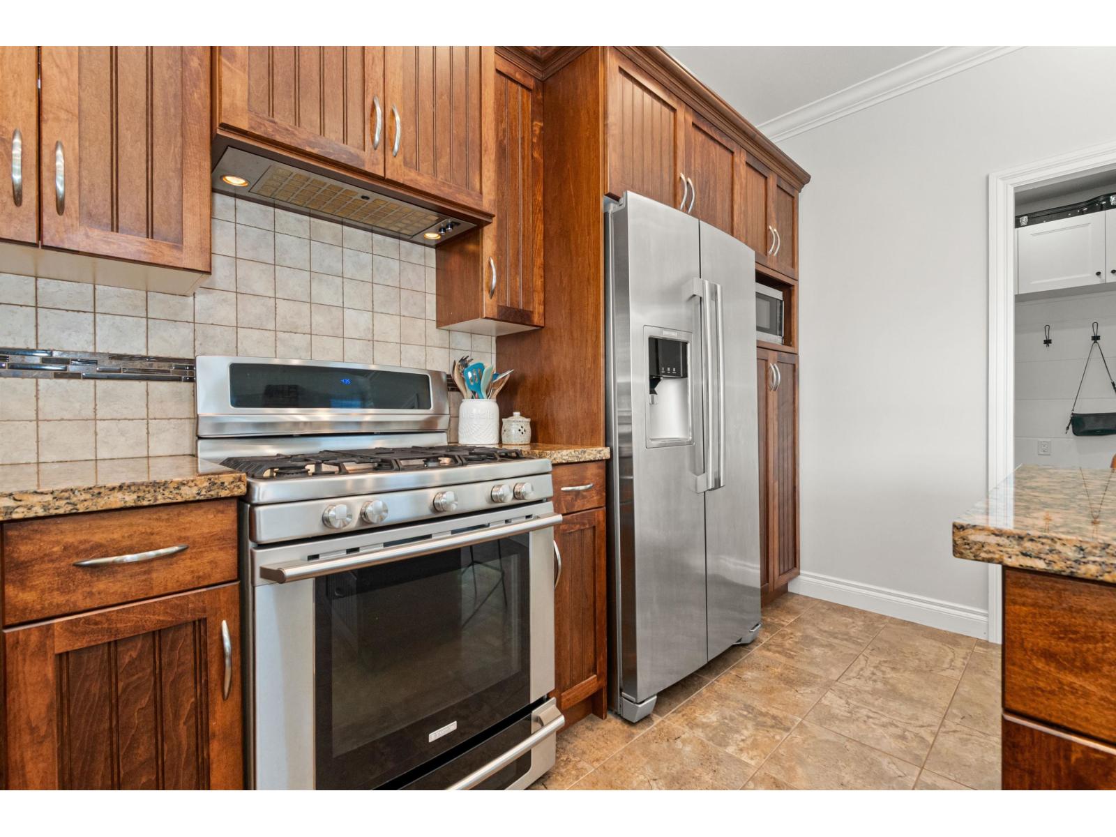 45748 Safflower Crescent, Sardis South, Chilliwack, British Columbia  V2R 0H6 - Photo 8 - R3090955