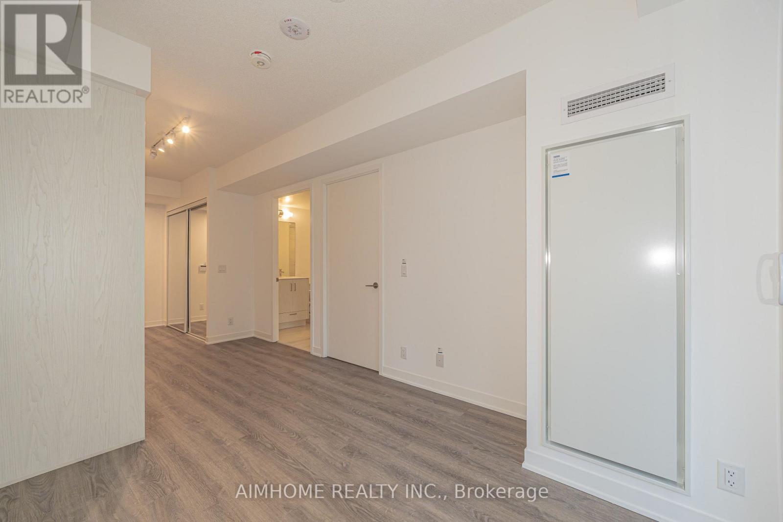 718 - 180 Front Street E, Toronto (Moss Park), Ontario  M5A 0K9 - Photo 10 - C12819298