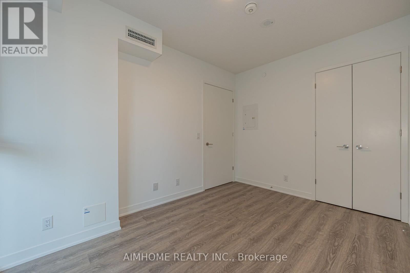 718 - 180 Front Street E, Toronto (Moss Park), Ontario  M5A 0K9 - Photo 12 - C12819298