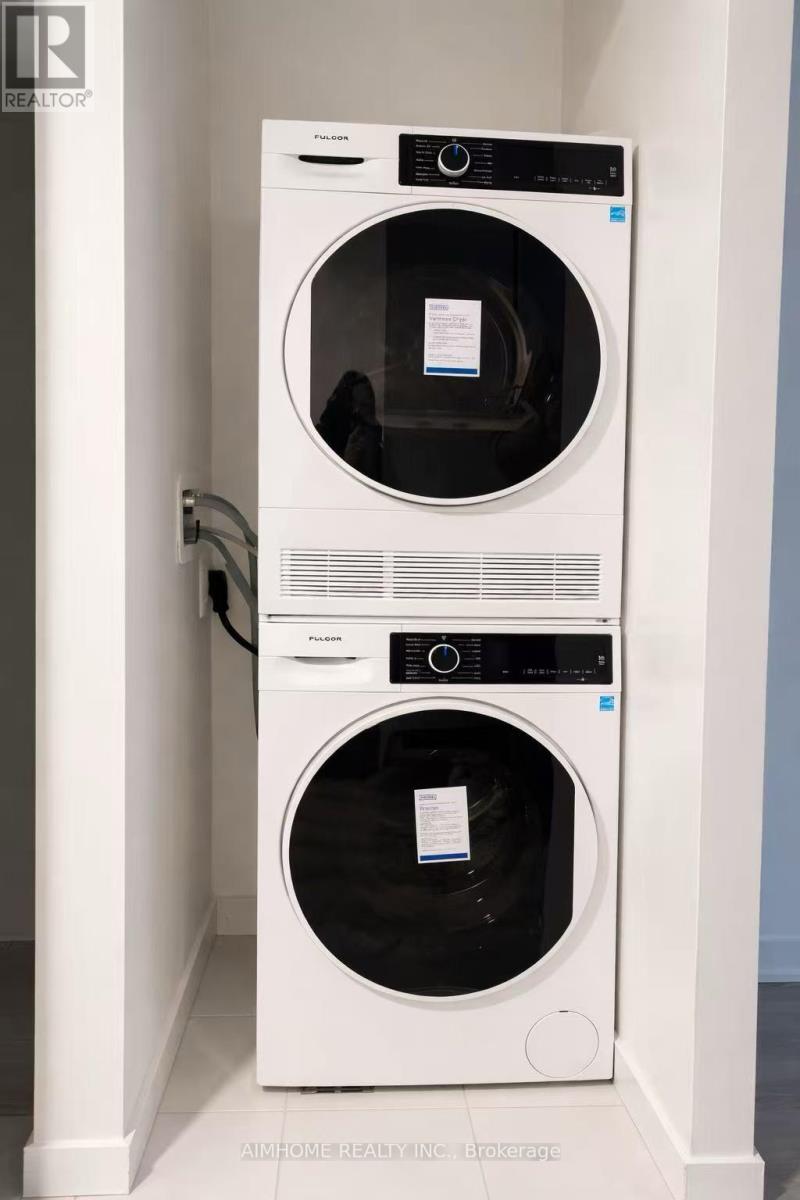 718 - 180 Front Street E, Toronto (Moss Park), Ontario  M5A 0K9 - Photo 18 - C12819298