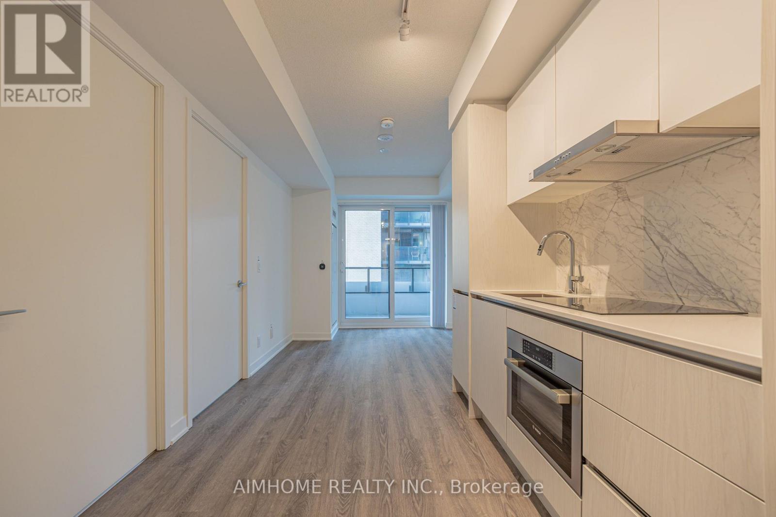 718 - 180 Front Street E, Toronto (Moss Park), Ontario  M5A 0K9 - Photo 6 - C12819298