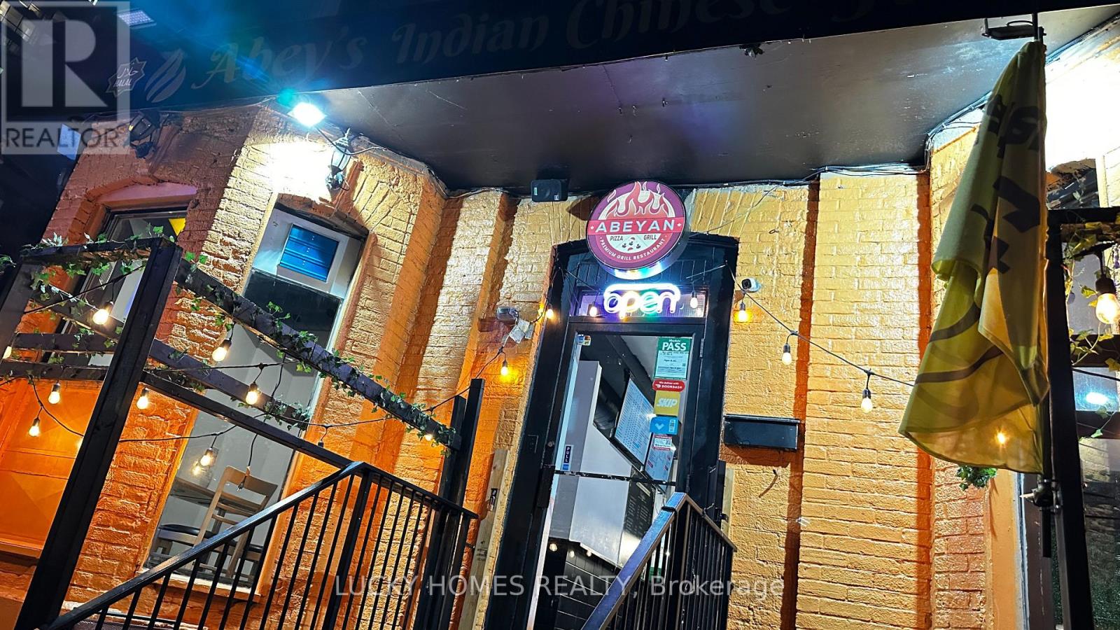 118 John Street W, Toronto (Waterfront Communities), Ontario  M5V 2E3 - Photo 4 - C12819304