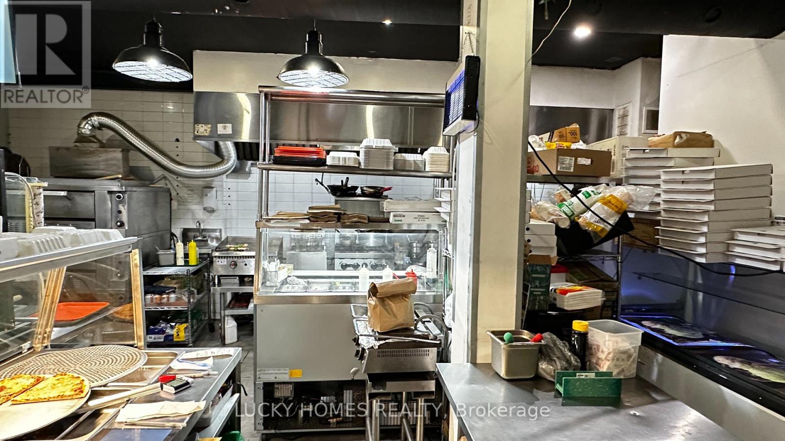 118 John Street W, Toronto (Waterfront Communities), Ontario  M5V 2E3 - Photo 6 - C12819304