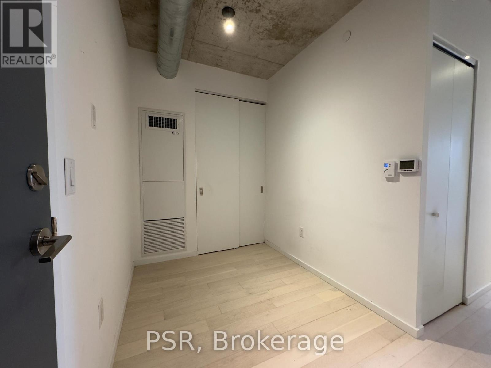 510 - 21 Lawren Harris Square, Toronto (Moss Park), Ontario  M5A 0T4 - Photo 5 - C12819336