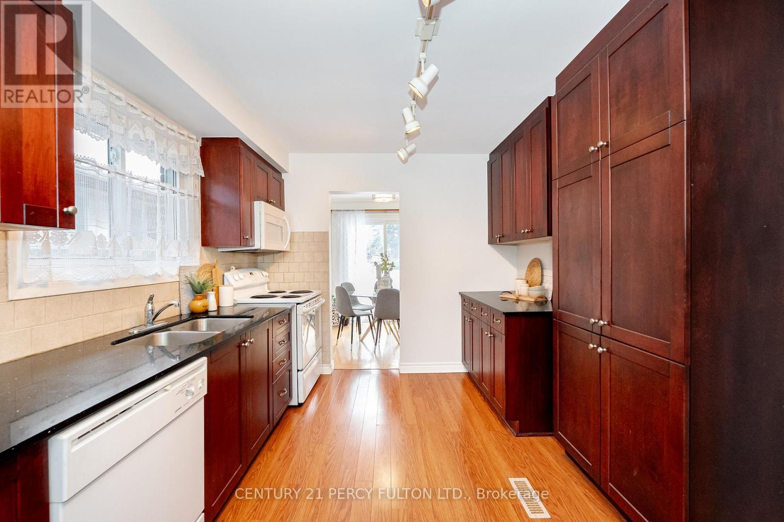 1 Marcella Street, Toronto (Woburn), Ontario  M1G 1K7 - Photo 8 - E12819206