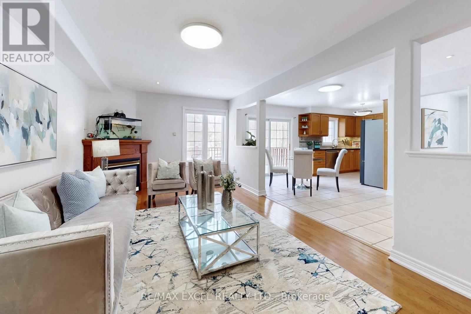 96 Ferncroft Drive, Georgina, Ontario  L4P 4G7 - Photo 12 - N12819236