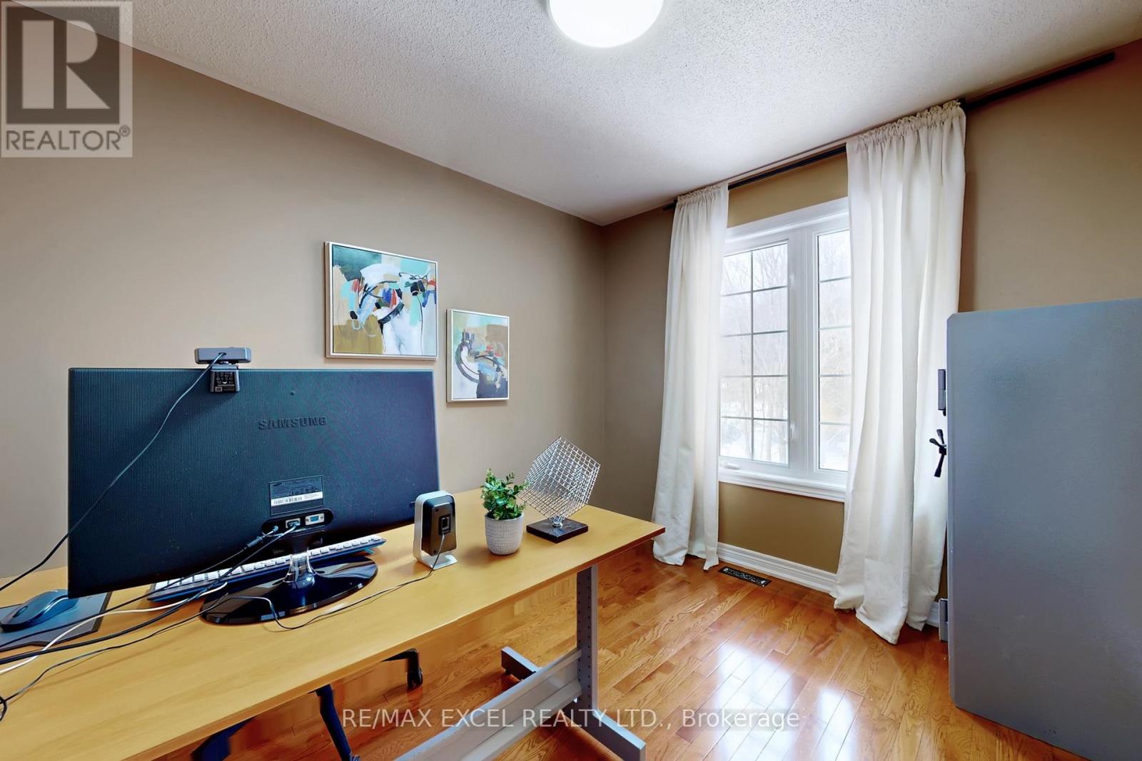 96 Ferncroft Drive, Georgina, Ontario  L4P 4G7 - Photo 18 - N12819236