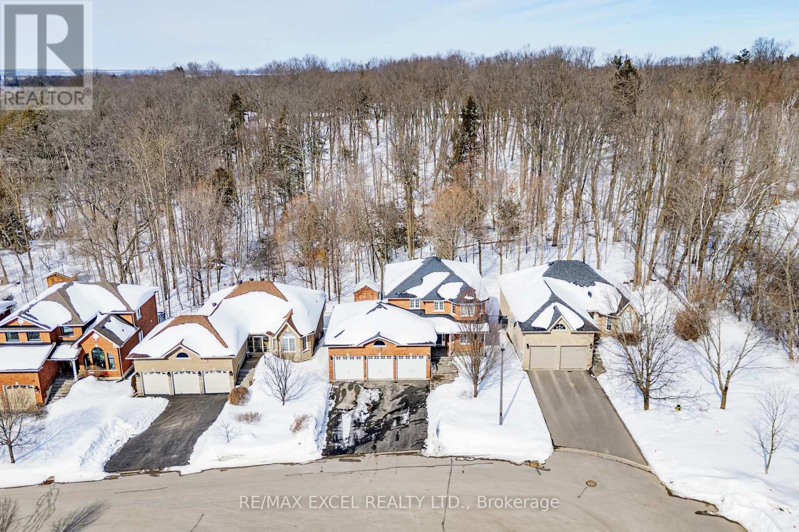 96 Ferncroft Drive, Georgina, Ontario  L4P 4G7 - Photo 2 - N12819236