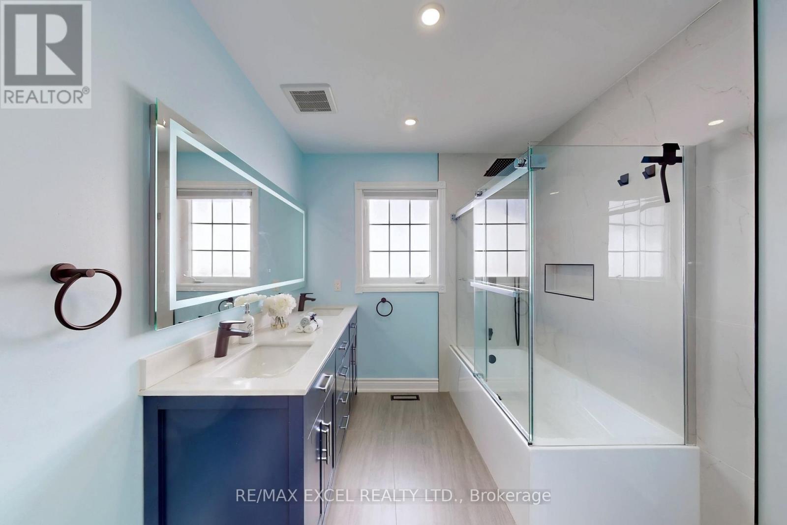 96 Ferncroft Drive, Georgina, Ontario  L4P 4G7 - Photo 33 - N12819236