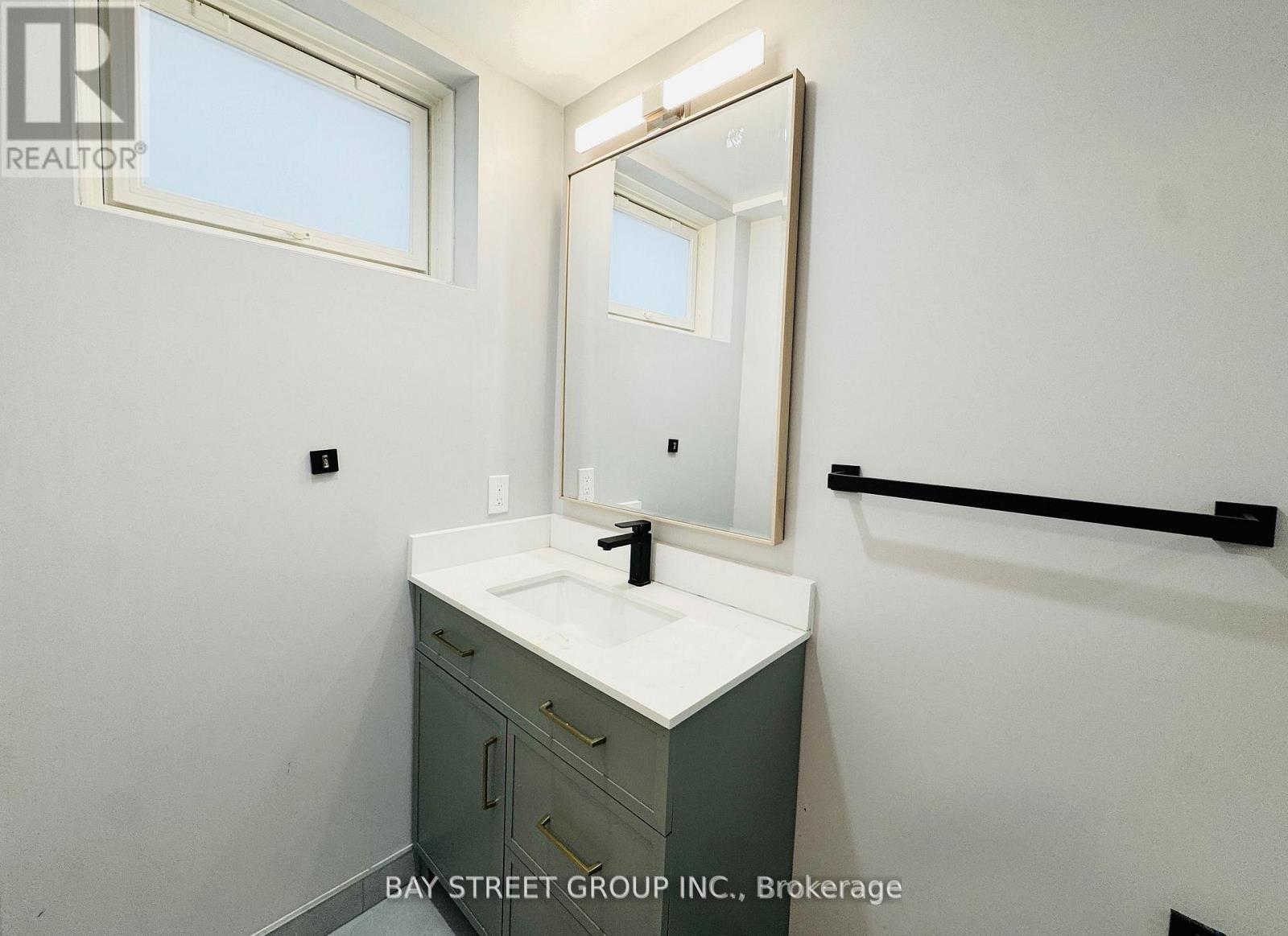 28 Shalom Way, Barrie (Painswick South), Ontario  L4N 5X9 - Photo 29 - S12819332