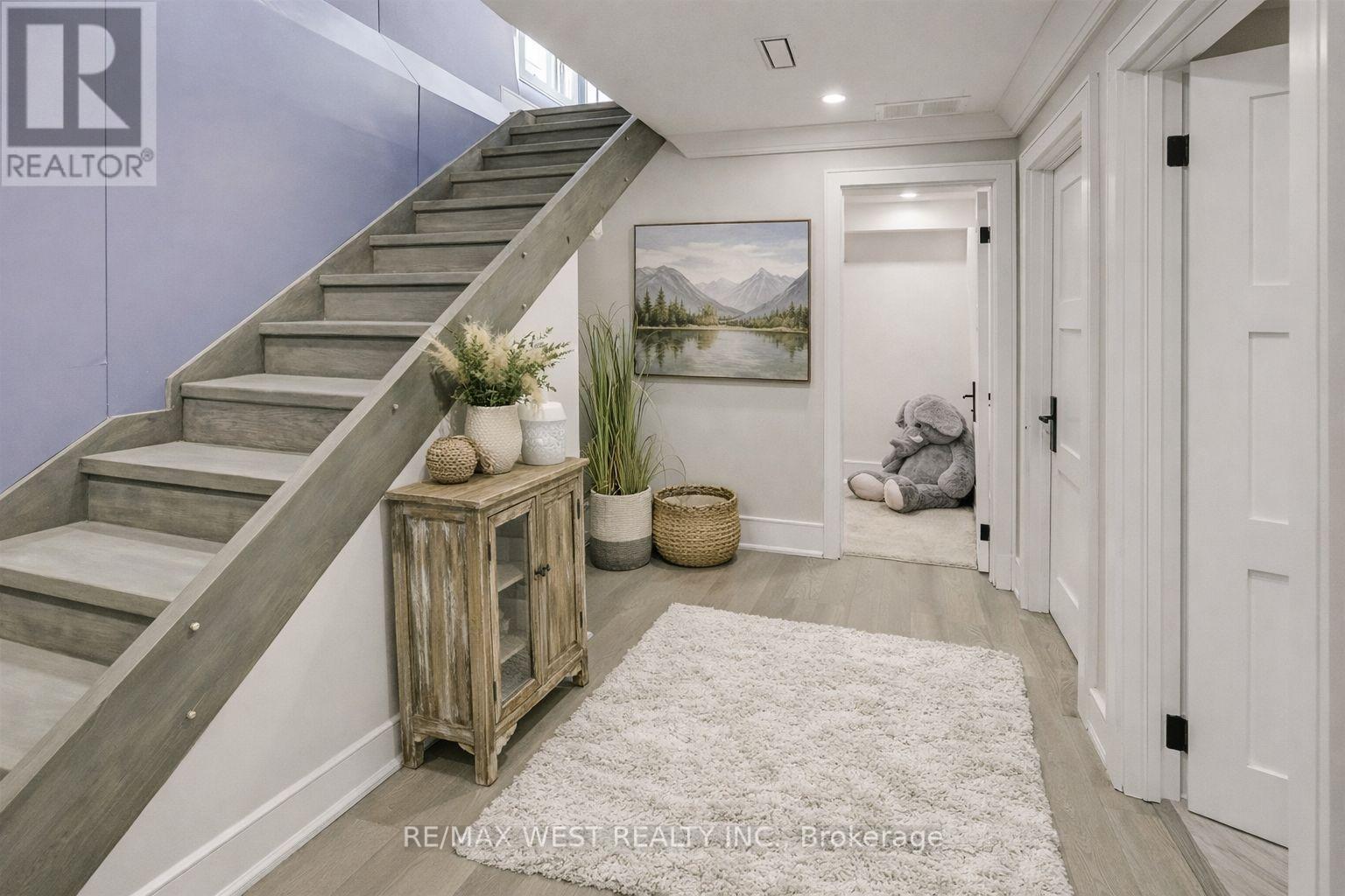 94 Lake Crescent, Toronto (Mimico), Ontario  M8V 1W1 - Photo 16 - W12819144