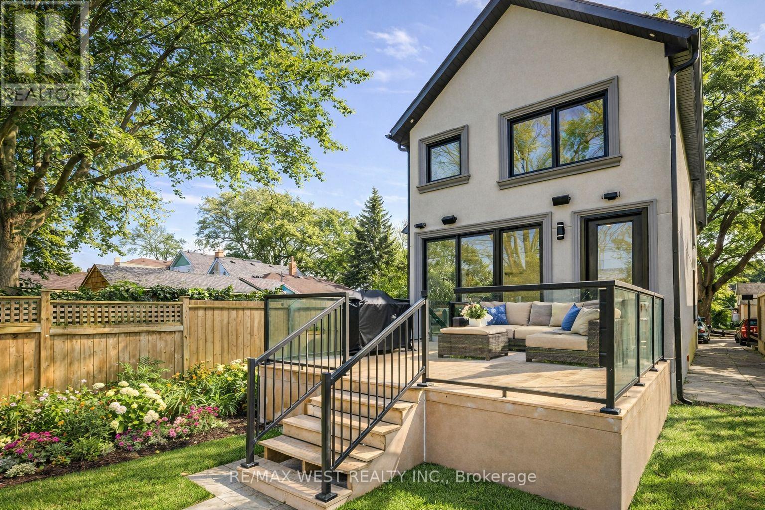 94 Lake Crescent, Toronto (Mimico), Ontario  M8V 1W1 - Photo 19 - W12819144