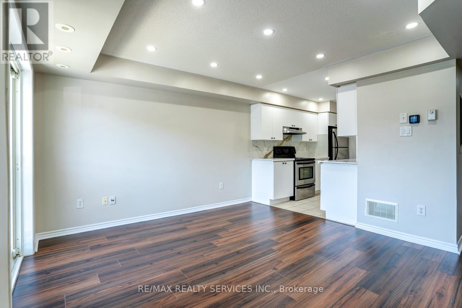 344 - 4975 Southampton Drive, Mississauga, Ontario  L5M 8C5 - Photo 6 - W12819224