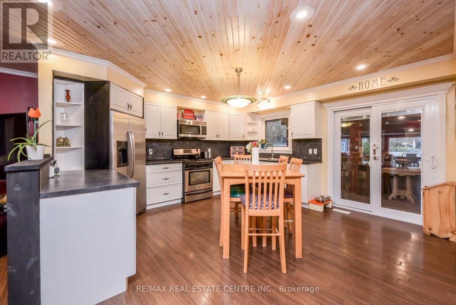 79 Commercial Street, Milton, Ontario  L9T 2H8 - Photo 6 - W12819292