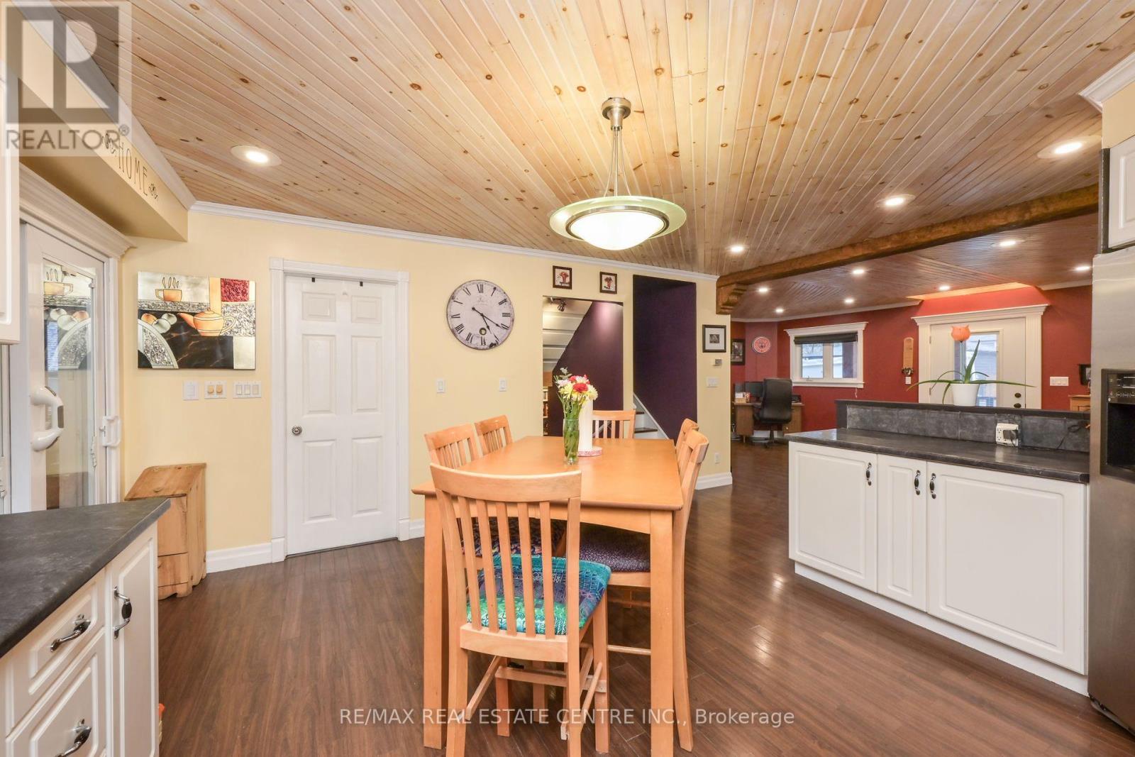 79 Commercial Street, Milton, Ontario  L9T 2H8 - Photo 9 - W12819292