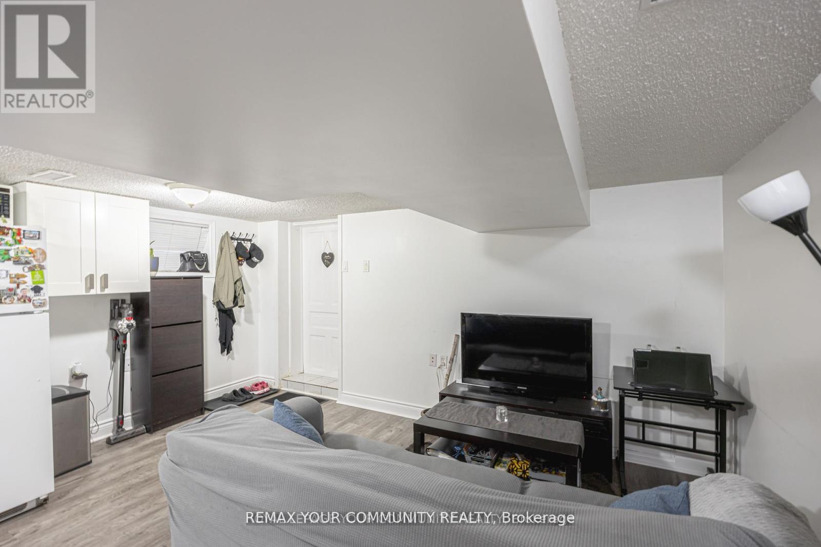 Basement - 154 Day Avenue, Toronto (Caledonia-Fairbank), Ontario  M6E 3W3 - Photo 5 - W12819300