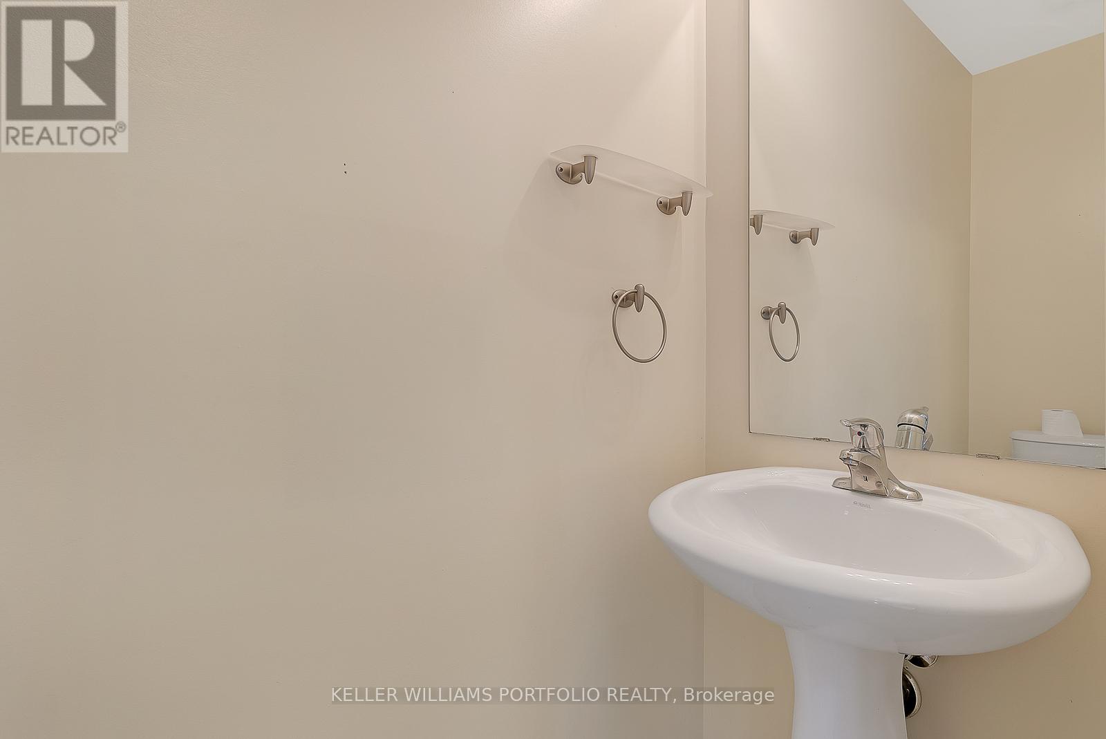 42 - 7 Sirente Drive, Hamilton (Crerar), Ontario  L9A 0B4 - Photo 4 - X12819200