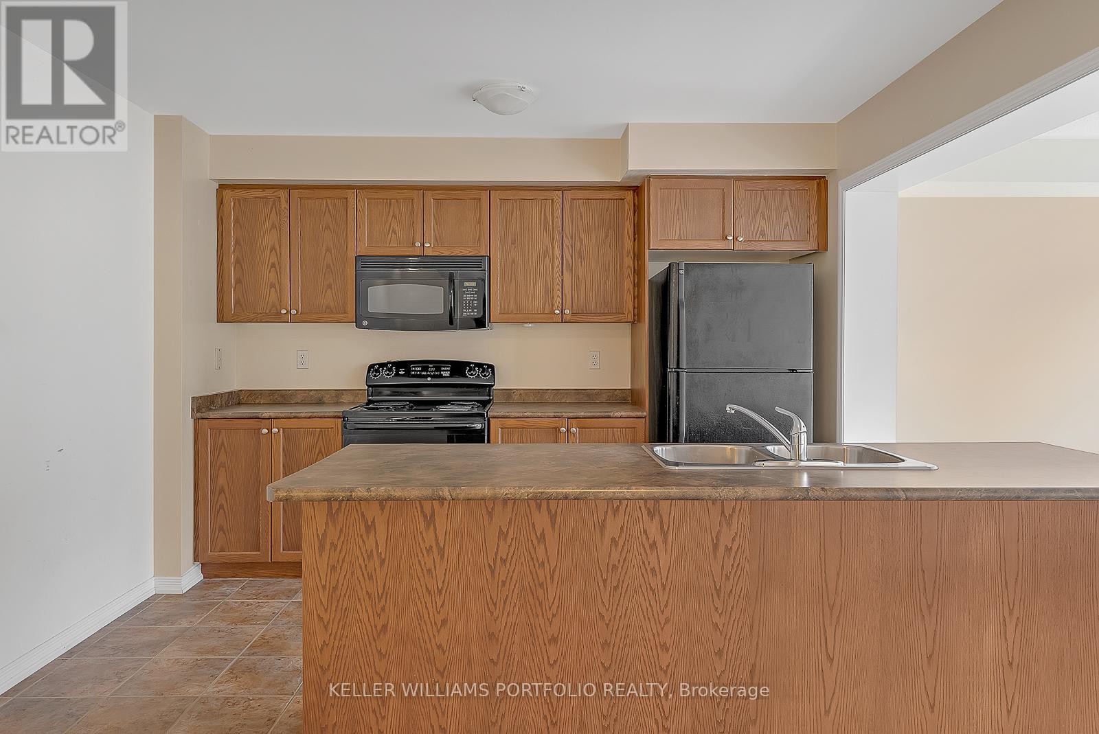 42 - 7 Sirente Drive, Hamilton (Crerar), Ontario  L9A 0B4 - Photo 8 - X12819200